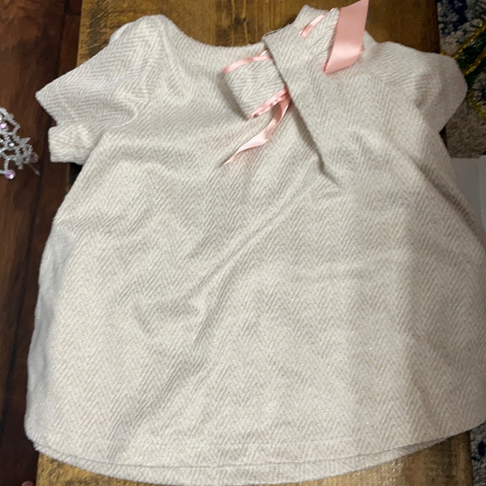 Gorgeous dress with gold detail